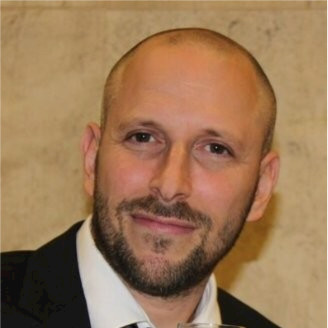 Daniel Simons avatar image
