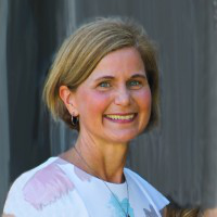 Kari VanderVeen avatar image