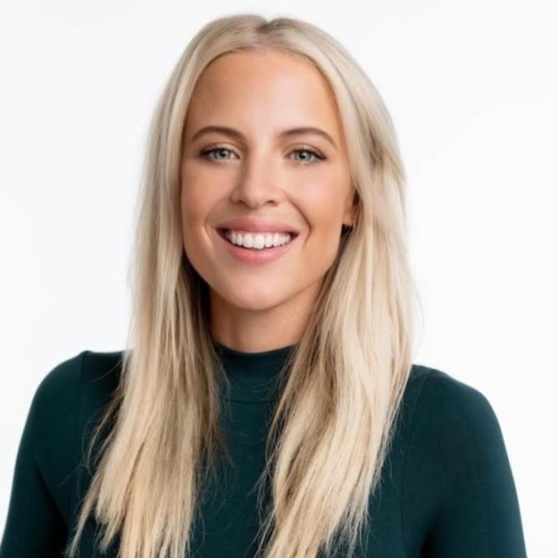 Julia Daniel avatar image