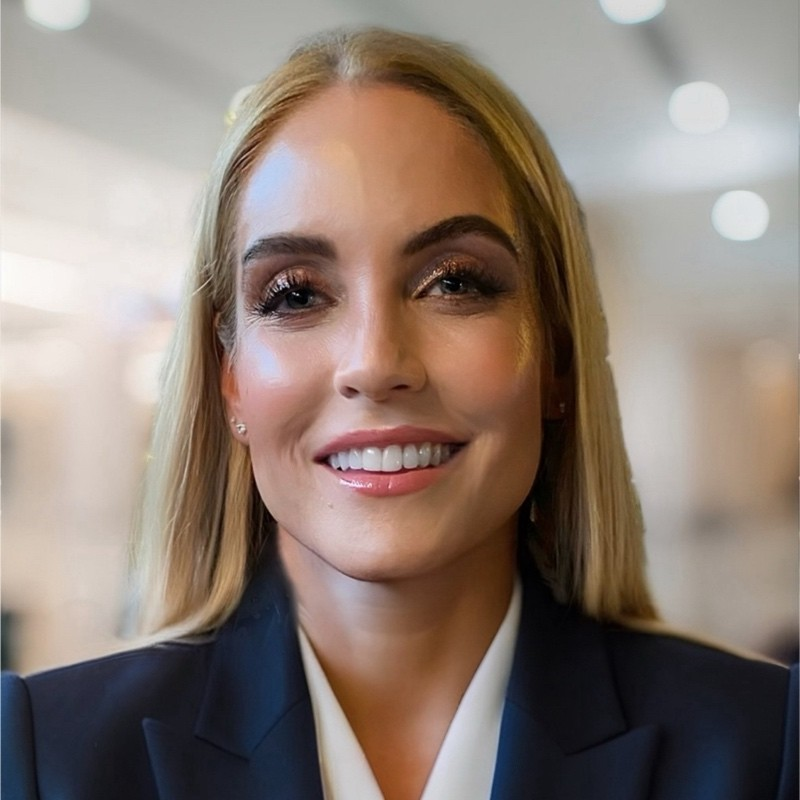 Lara MacKenzie avatar image