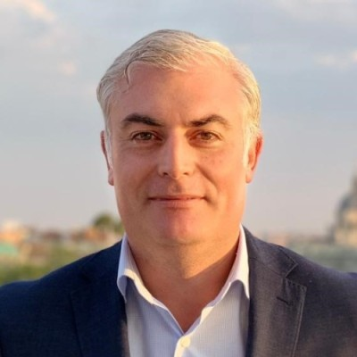 Daniel Muñoz avatar image