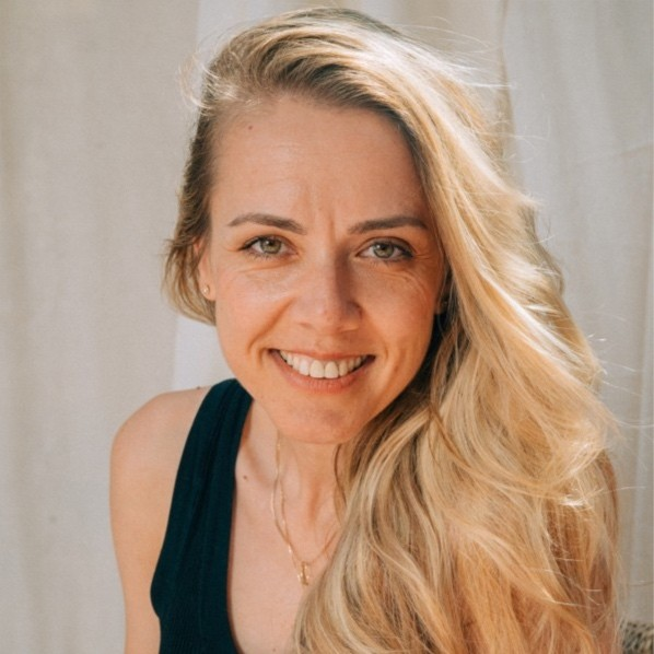 Emilia Dariel avatar image