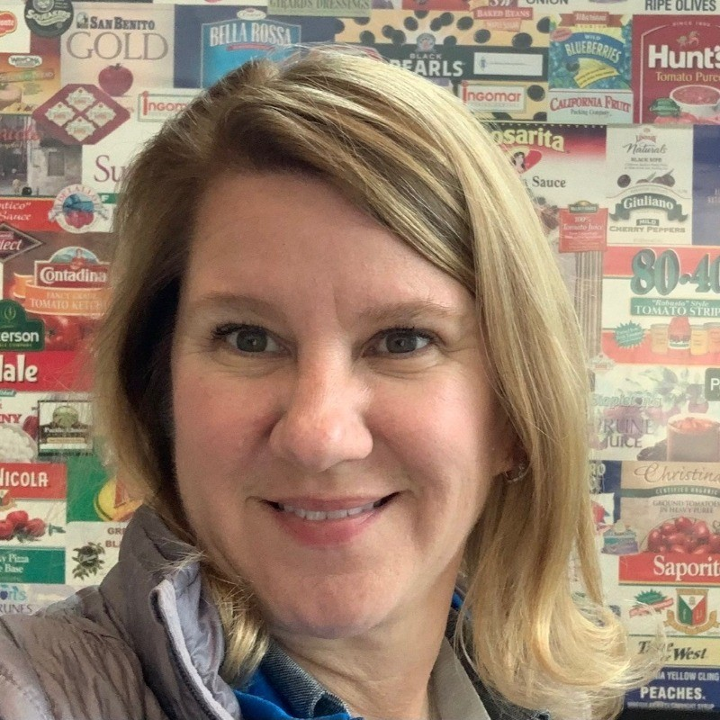 Jena Roberts ☁🔬 avatar image