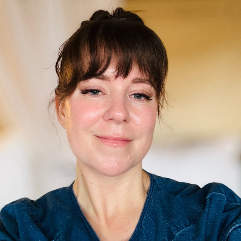 Ivy Blaine avatar image