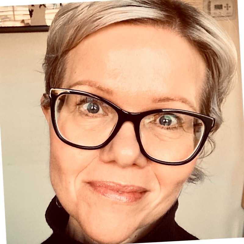 Lisa Davis avatar image