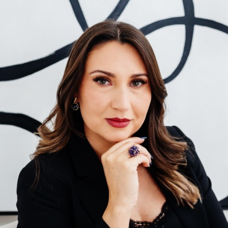 Vivian Lopes avatar image