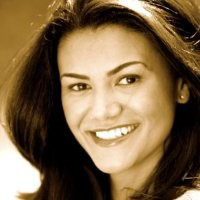 Flavia Oliveira avatar image