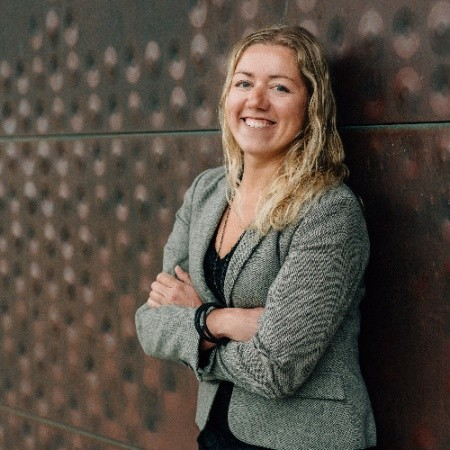 Dina Zelikson avatar image