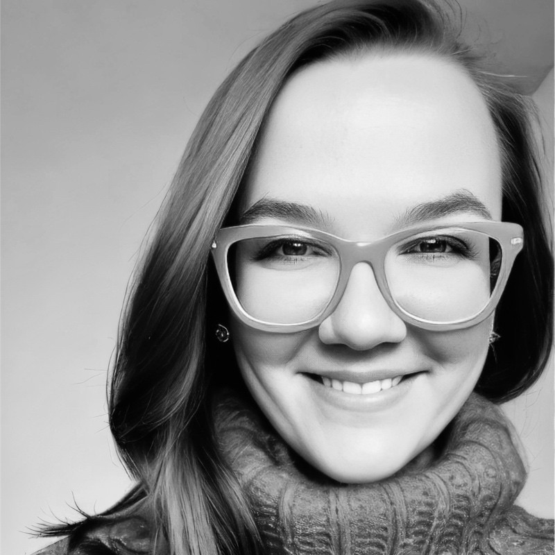 Emily Holcomb avatar image