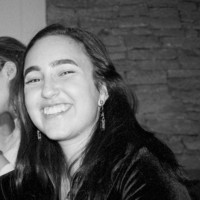 Ariela Rosenzweig avatar image