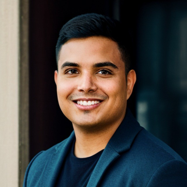 Felipe Sinisterra avatar image