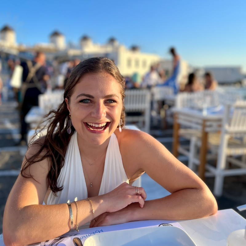 Madeleine Bayer avatar image