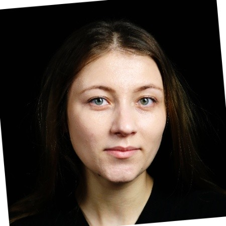 Paula Csatlos avatar image