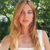 Lucina Sinclair avatar image