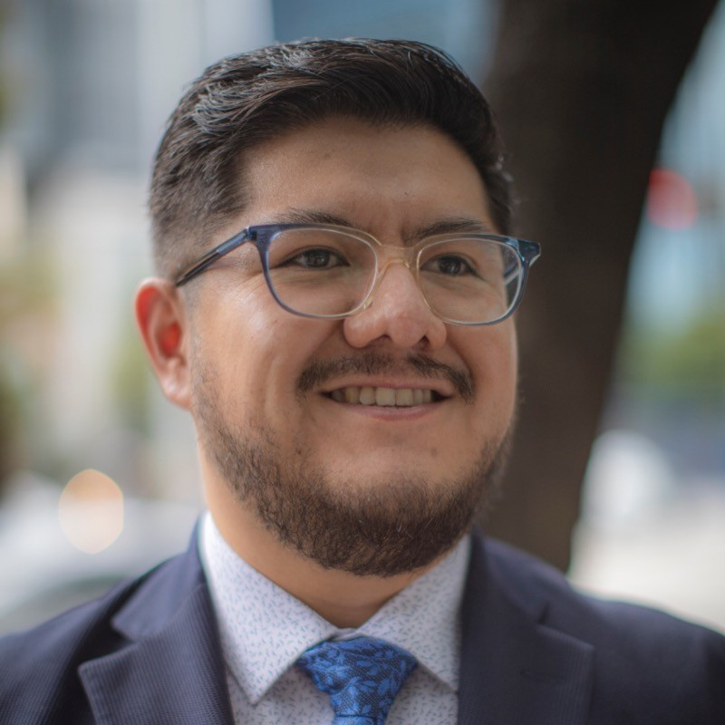 Israel Rosas avatar image