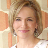 Profile Image for Julie Lynch
