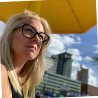 Therese Toll avatar image