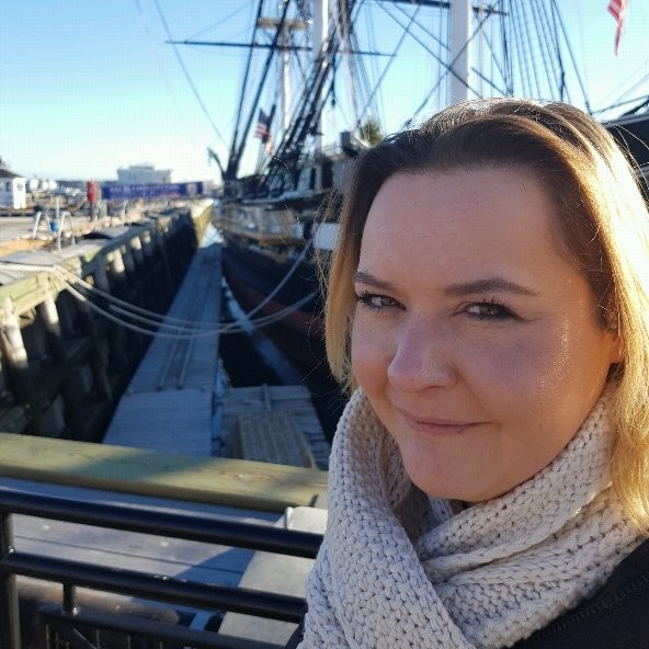 Helen Harvey avatar image