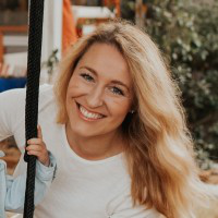 Rebecca Cardona avatar image