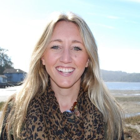 Julia Thomas avatar image