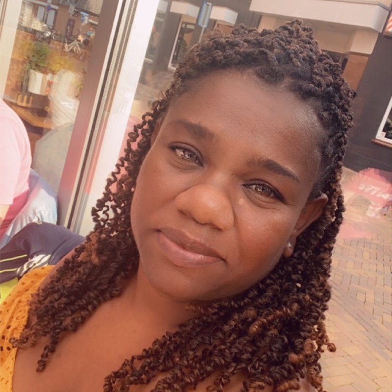 Jurinda Montroos avatar image