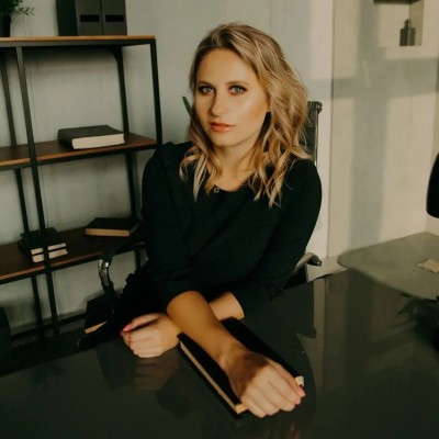 Alisa Zhukova avatar image