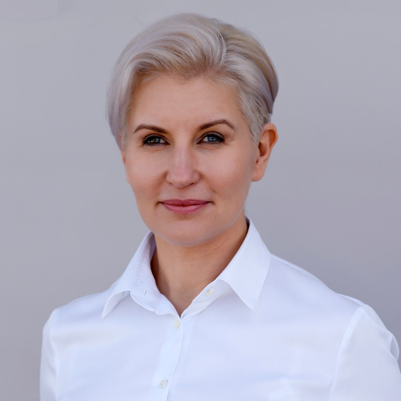 Arina Man avatar image