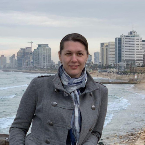 Elizaveta Glukhova avatar image