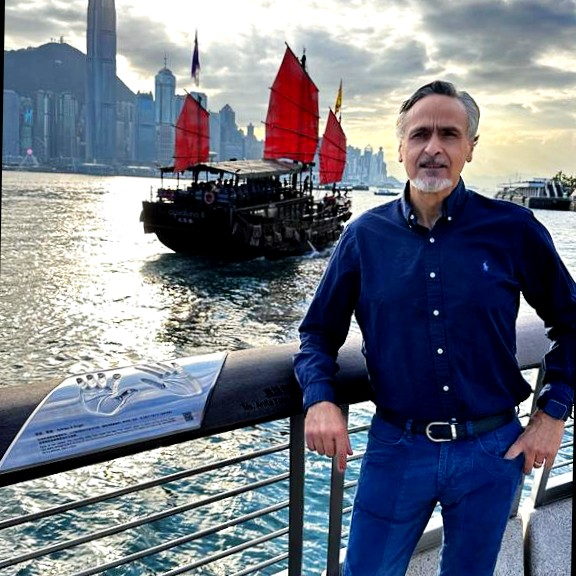 Max Vizzino avatar image