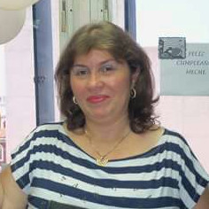 Julia Oona avatar image