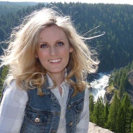 Nicole M. Perez avatar image