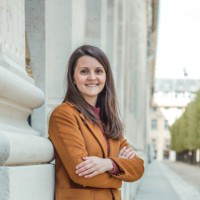 Elena Brenna avatar image