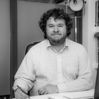 Richard Lewis avatar image