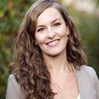 Adri Hallenberger avatar image