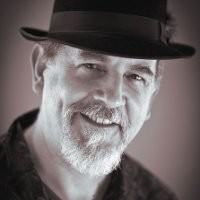 Lee Varis avatar image