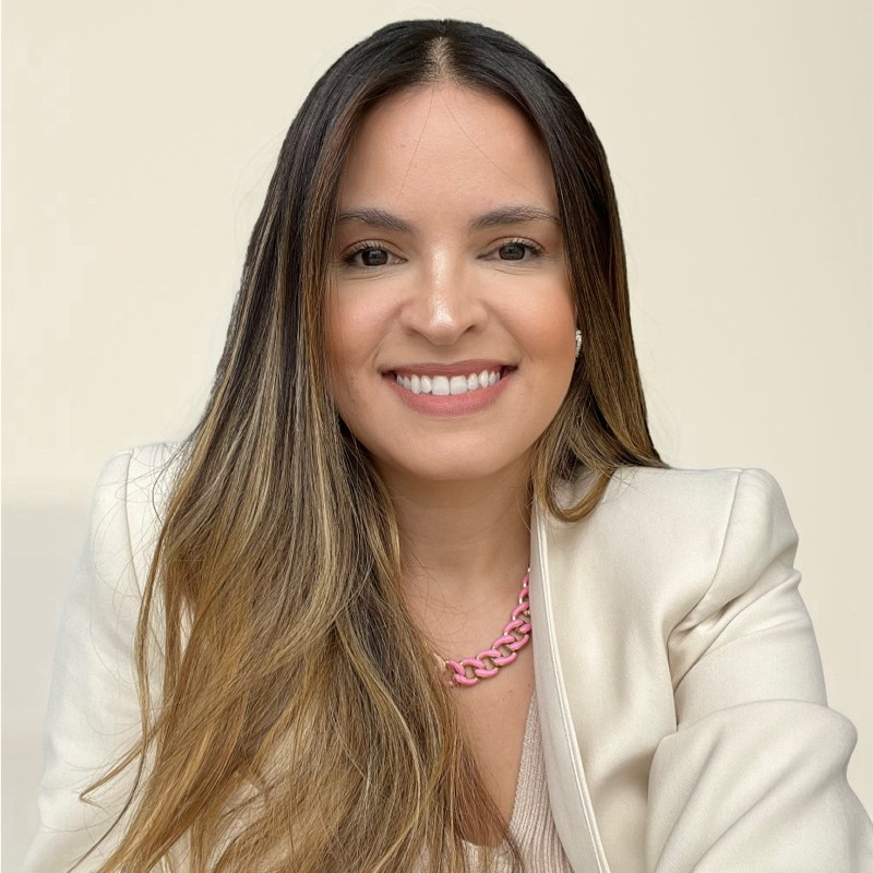 Julyana Castro avatar image