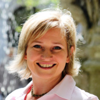 Aneta Saunders avatar image