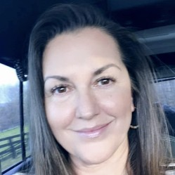 LeeSa Lyons avatar image