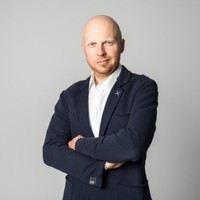 Tomasz Bartnik avatar image