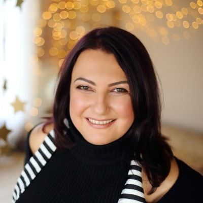 Anna Naydenova avatar image