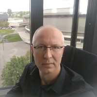 Artur Kapela avatar image