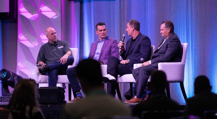 Erik Linask, photo 2