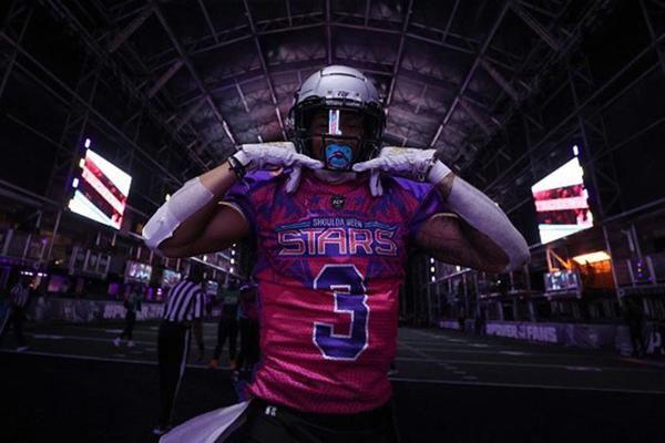 Calvin Field, photo 1