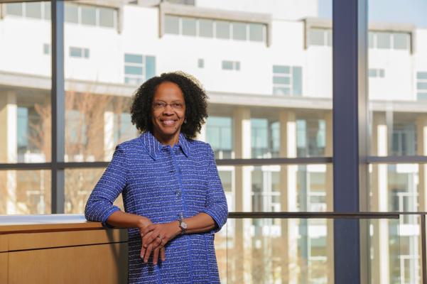 Suzanne Alcott, photo 1