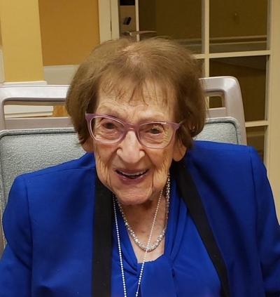 Danielle Cole, photo 1