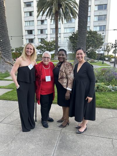 Jeanine Oxley, photo 1