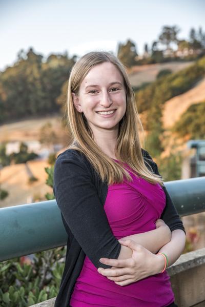 Natalie Larson, photo 1