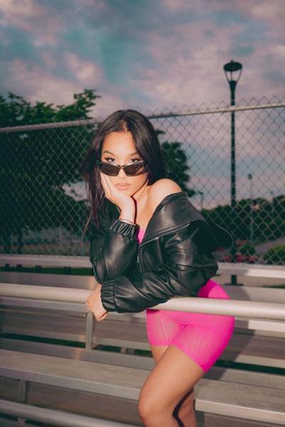 Thalia Charles, photo 2