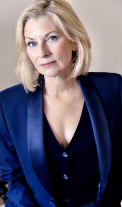 Angela Pierce, photo 2