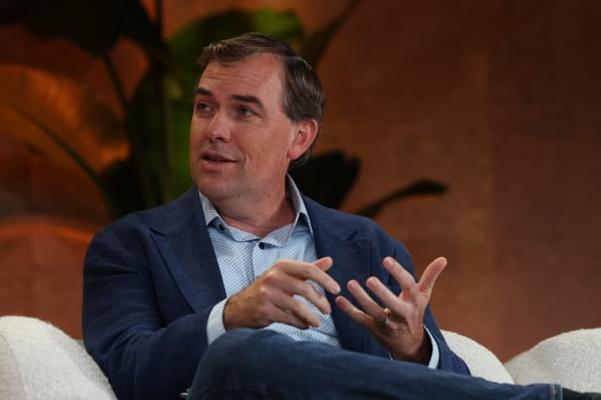 James Vance, photo 1